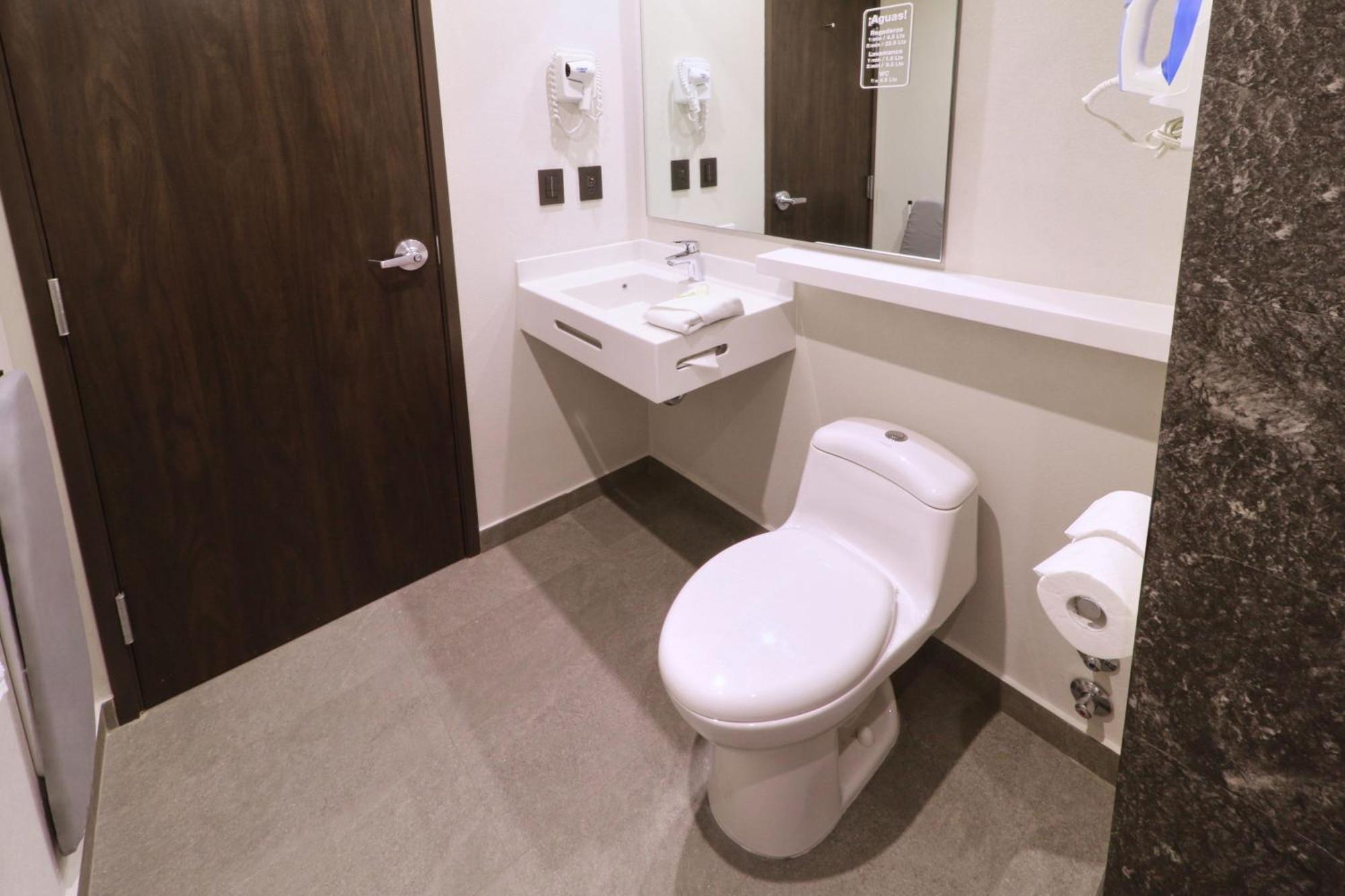 City Express By Marriott Monterrey Universidad Luaran gambar