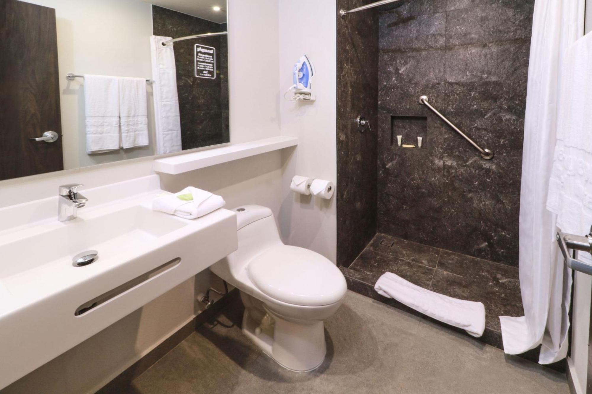 City Express By Marriott Monterrey Universidad Luaran gambar
